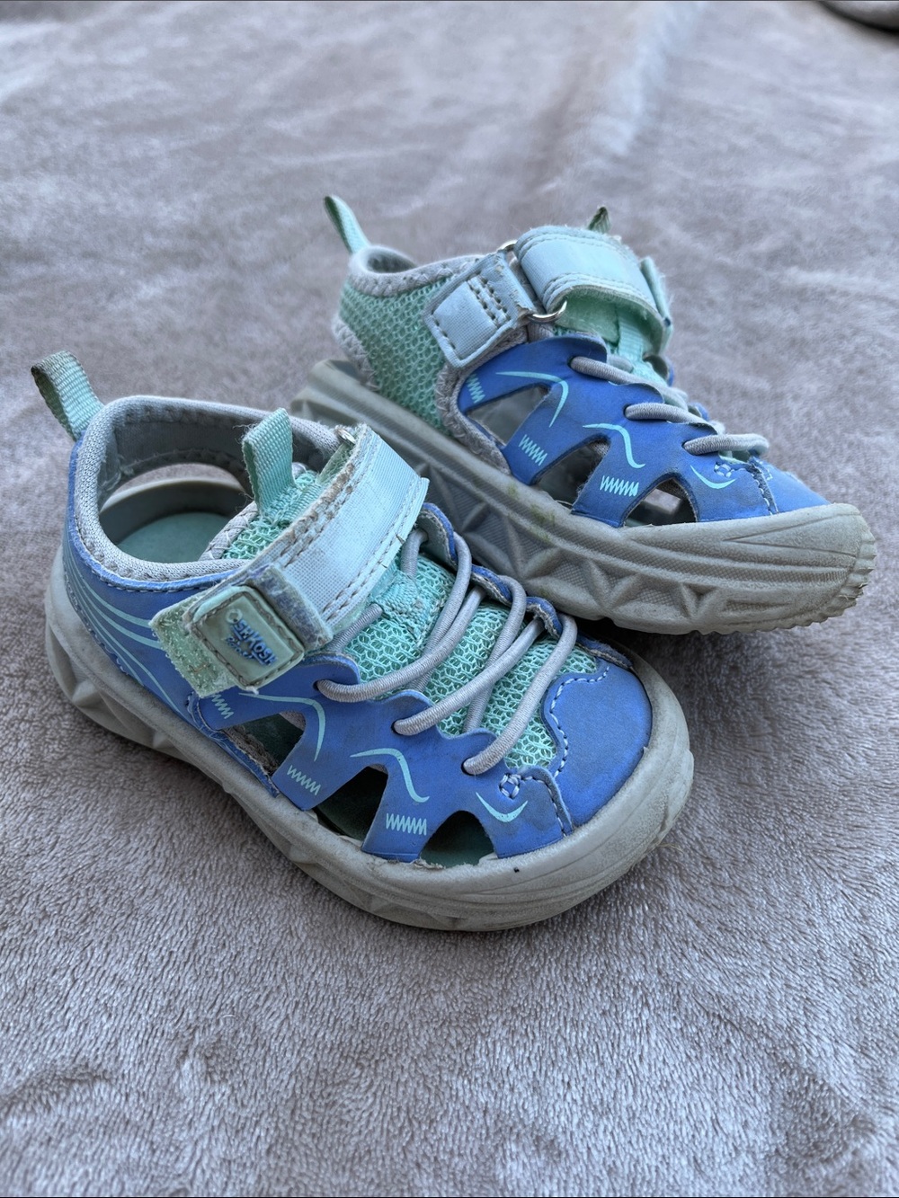 Girls OshKosh B'gosh Everplay Blue and Mint Green Play Sandals, Size 4 Toddler